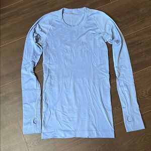 Lululemon Long Sleeve Swiftly- Size 4